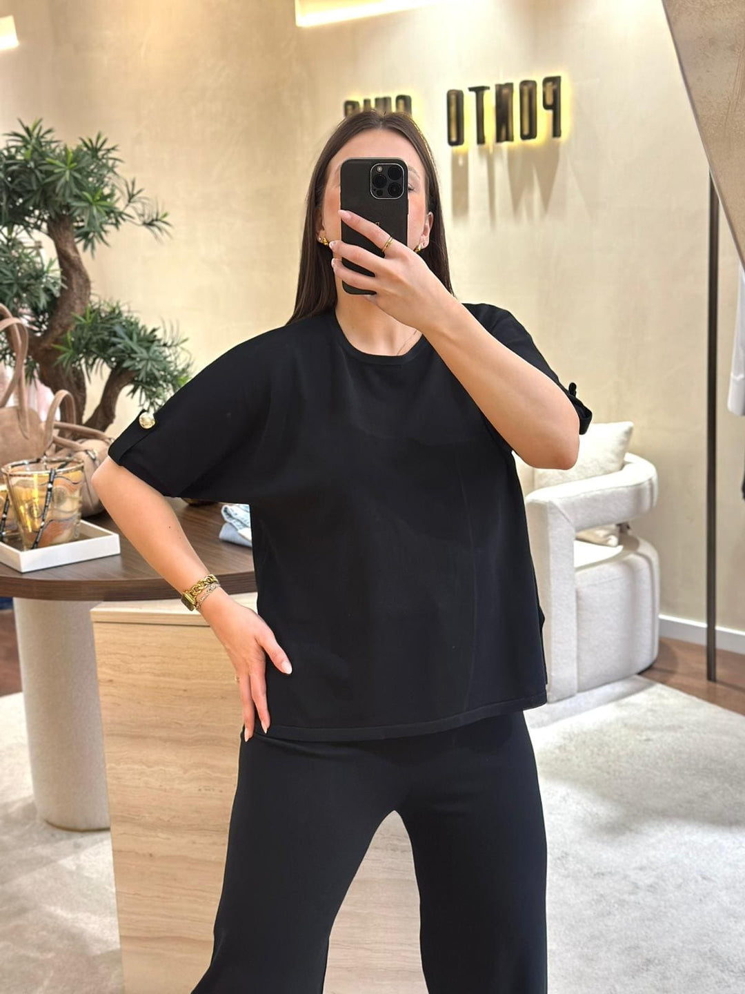 CONJUNTO PRETO EM MALHA COM SWEATSHIRT E CALÇA PONTO CHIC