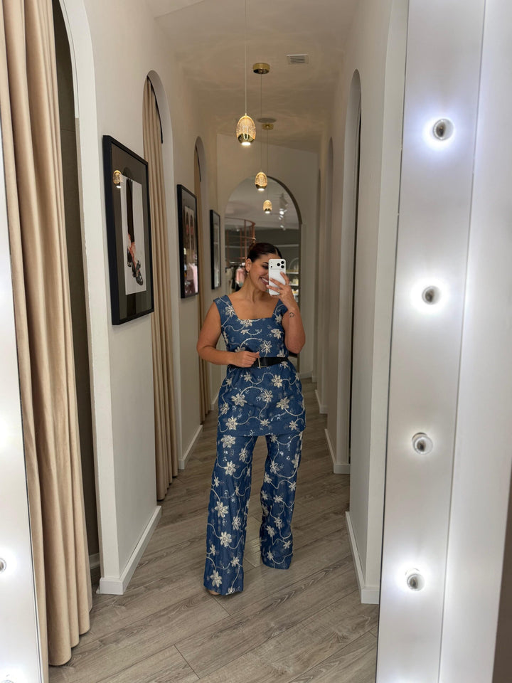 CALÇA PANTALONA EM TENCEL COM BORDADO FLORAL MISS YOU