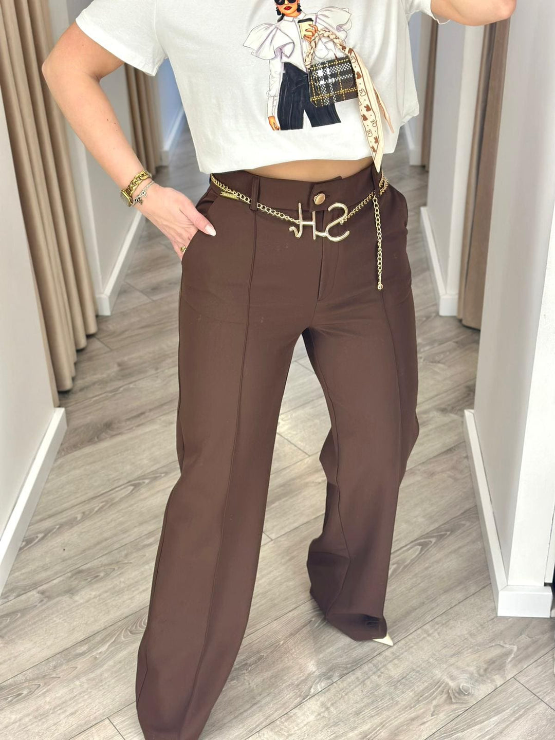CALÇA CASTANHA WIDE LEG COM NERVURA FRONTAL SAHOCO