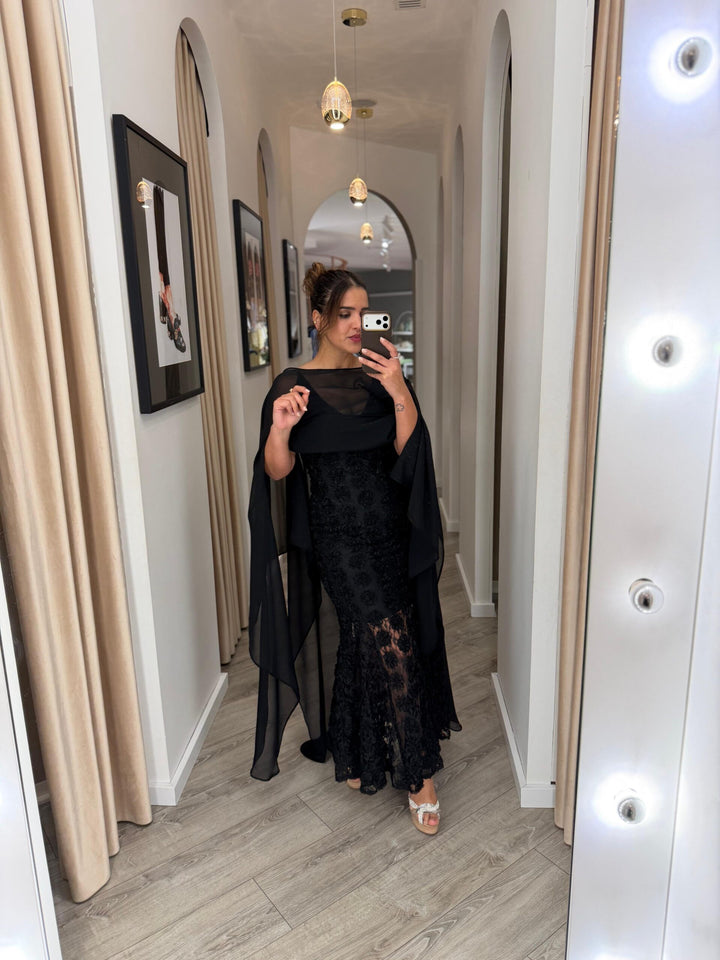 VESTIDO COMPRIDO PRETO COM TEXTURA FLORAL EM RELEVO RINASCIMENTO