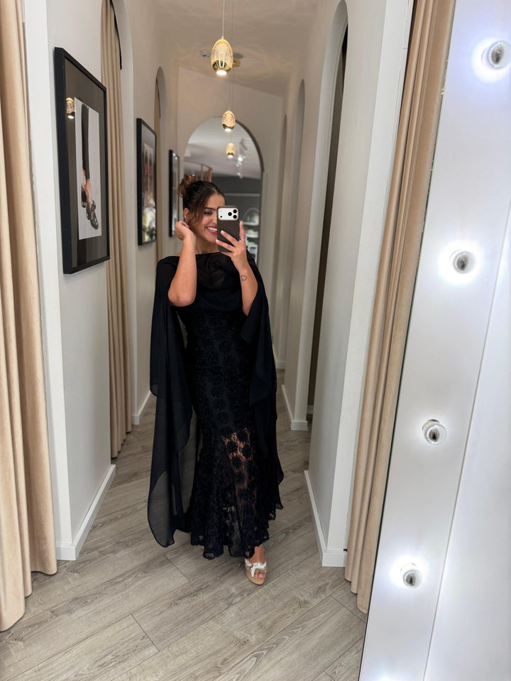 VESTIDO COMPRIDO PRETO COM TEXTURA FLORAL EM RELEVO RINASCIMENTO