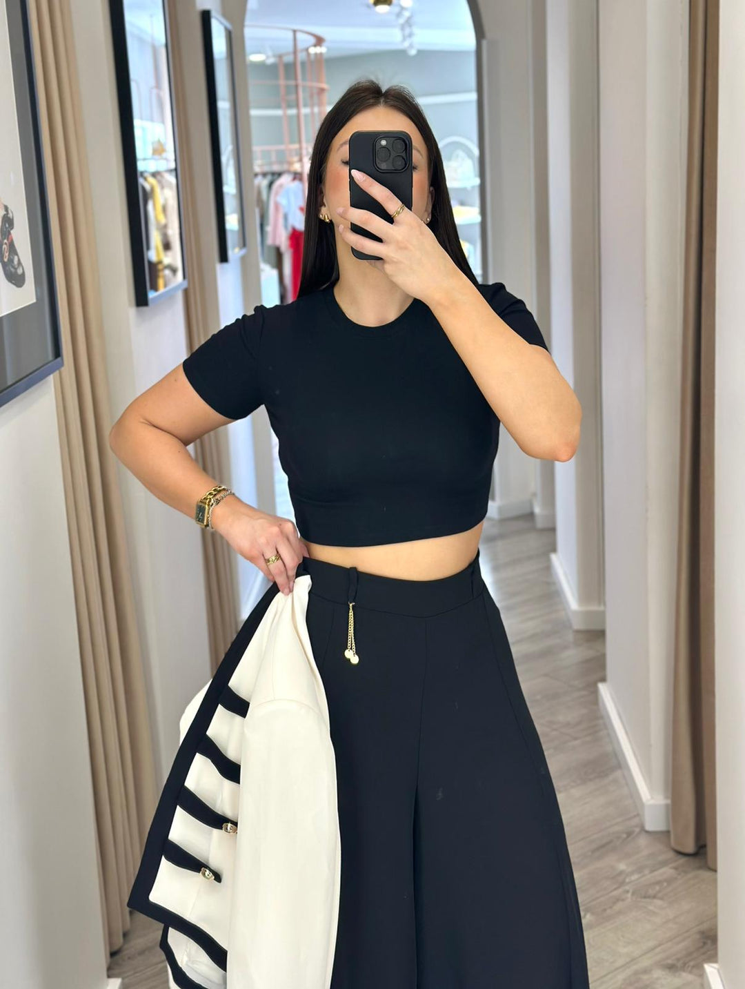 TOP PRETO PONTO CHIC