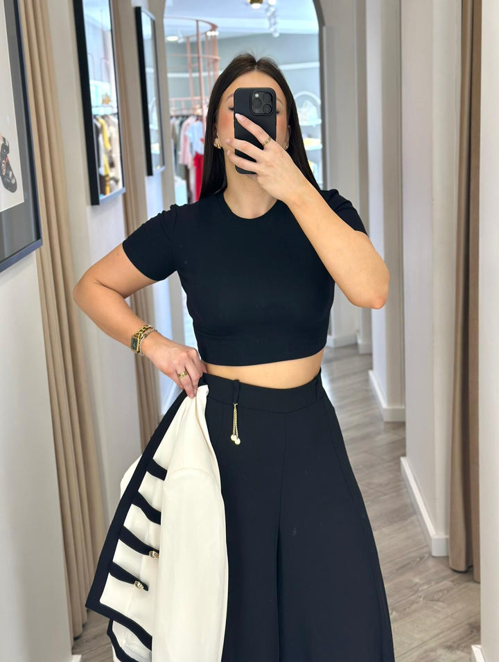 TOP PRETO PONTO CHIC