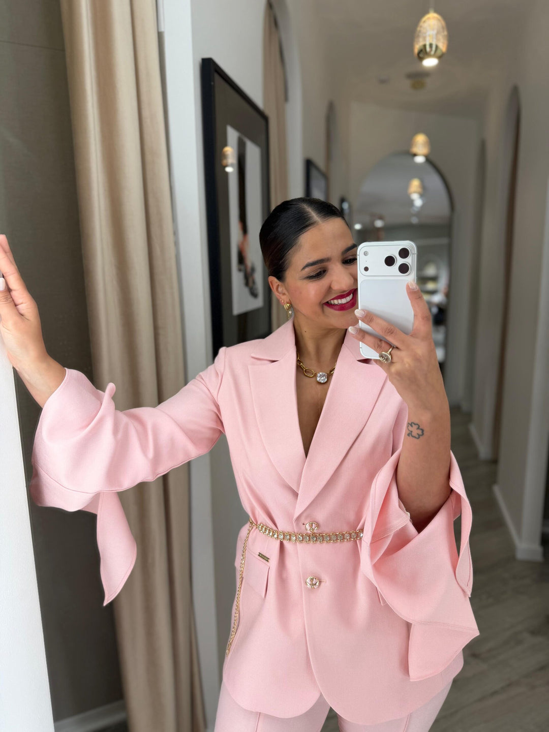 BLAZER ROSA ESTRUTURADO COM LAÇO NAS MANGAS SAHOCO