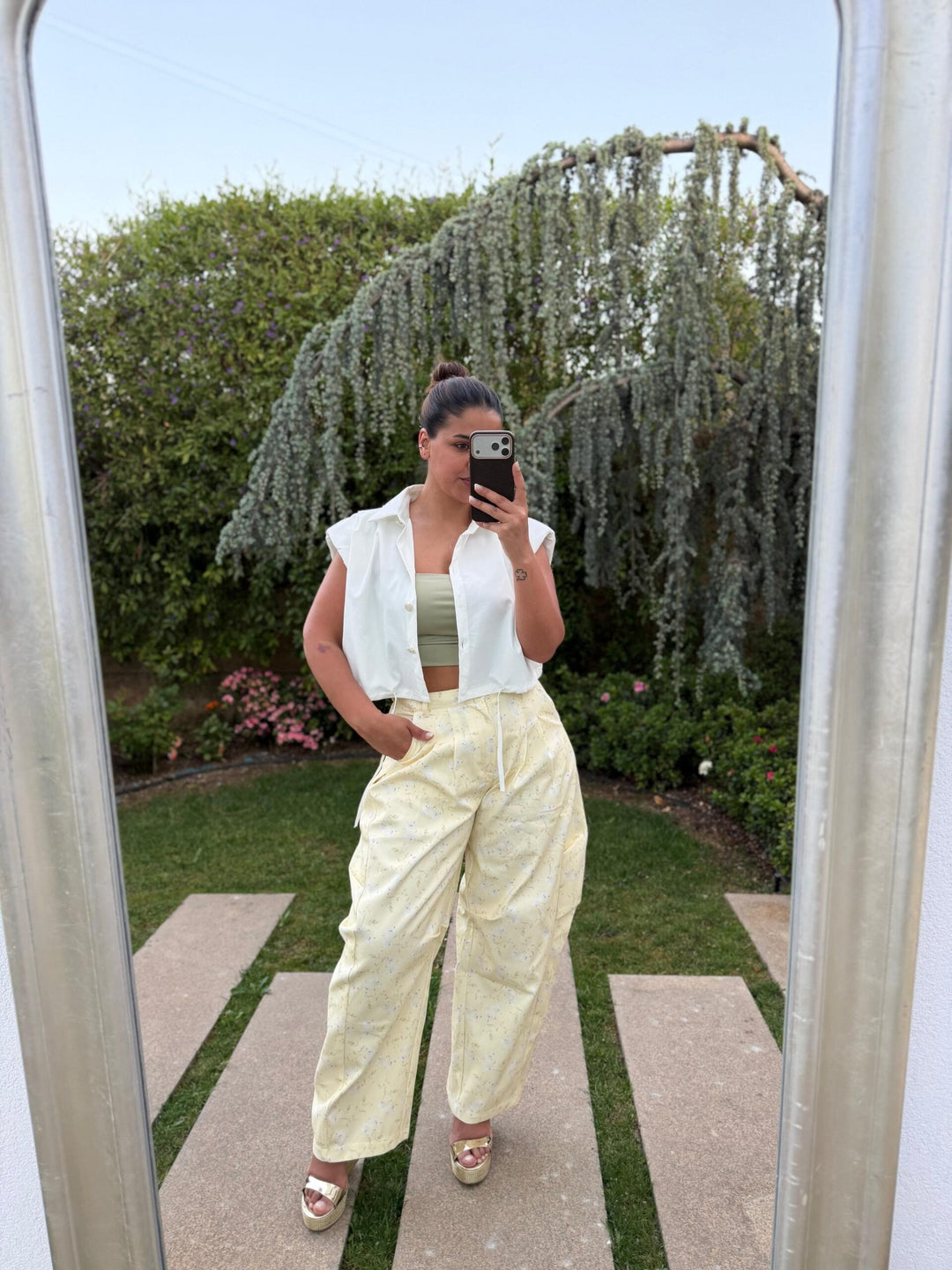CALÇA AMARELO CLARO FLORAL PONTO CHIC