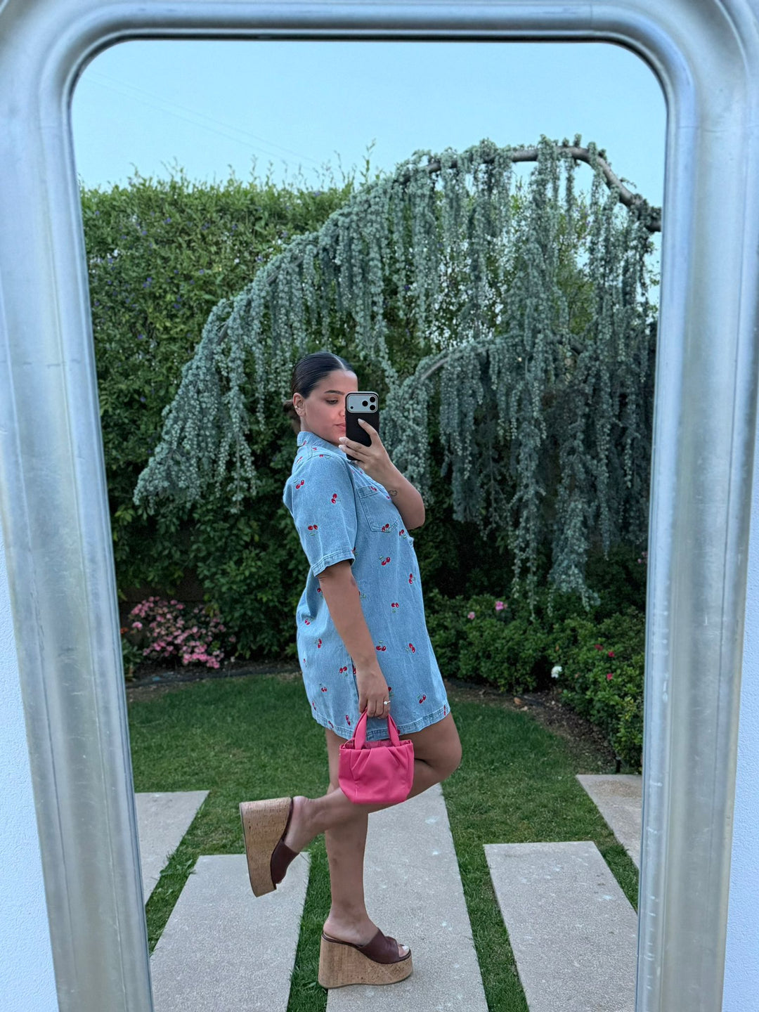 VESTIDO GANGA COM BORDADO DE CEREJAS PONTO CHIC
