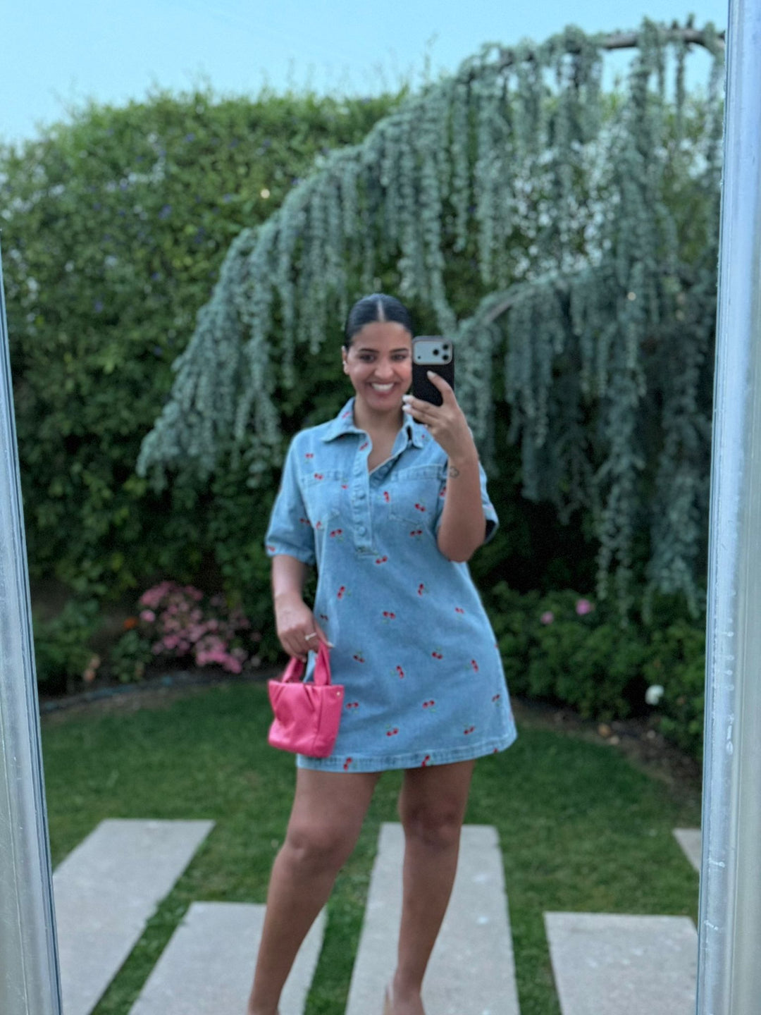 VESTIDO GANGA COM BORDADO DE CEREJAS PONTO CHIC