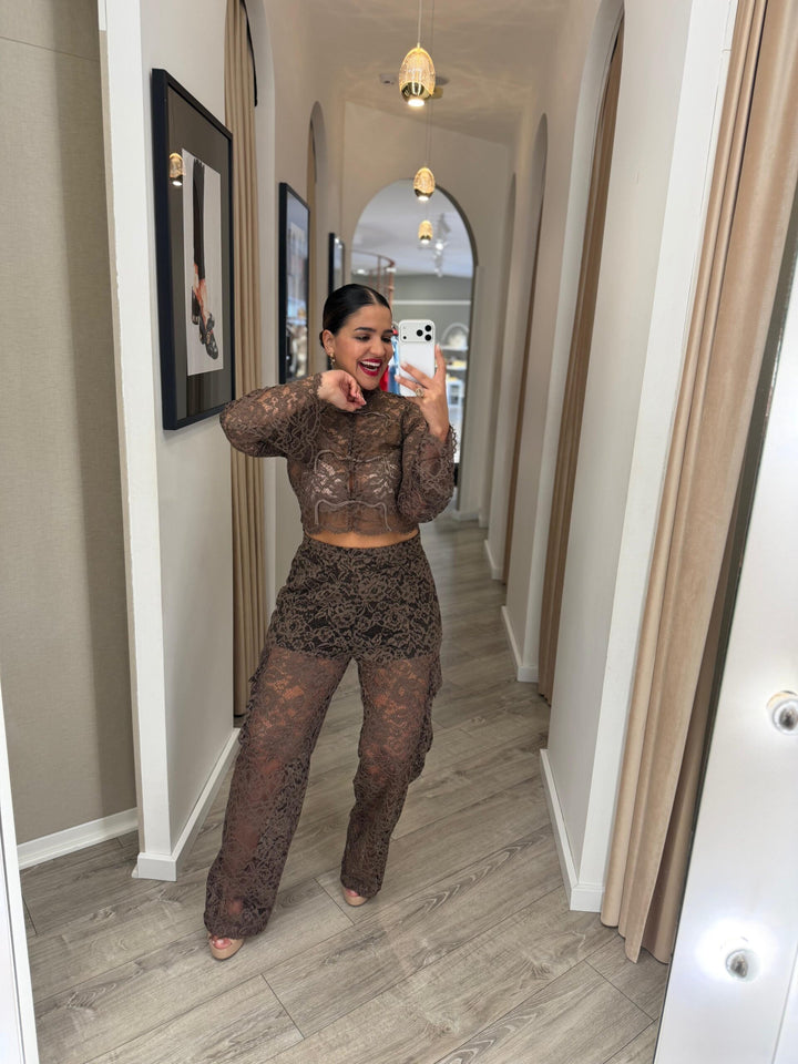 CALÇA EM RENDA CASTANHA COM BOLSO CHAPA DIXIE