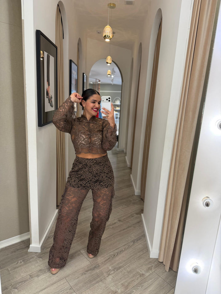 CALÇA EM RENDA CASTANHA COM BOLSO CHAPA DIXIE