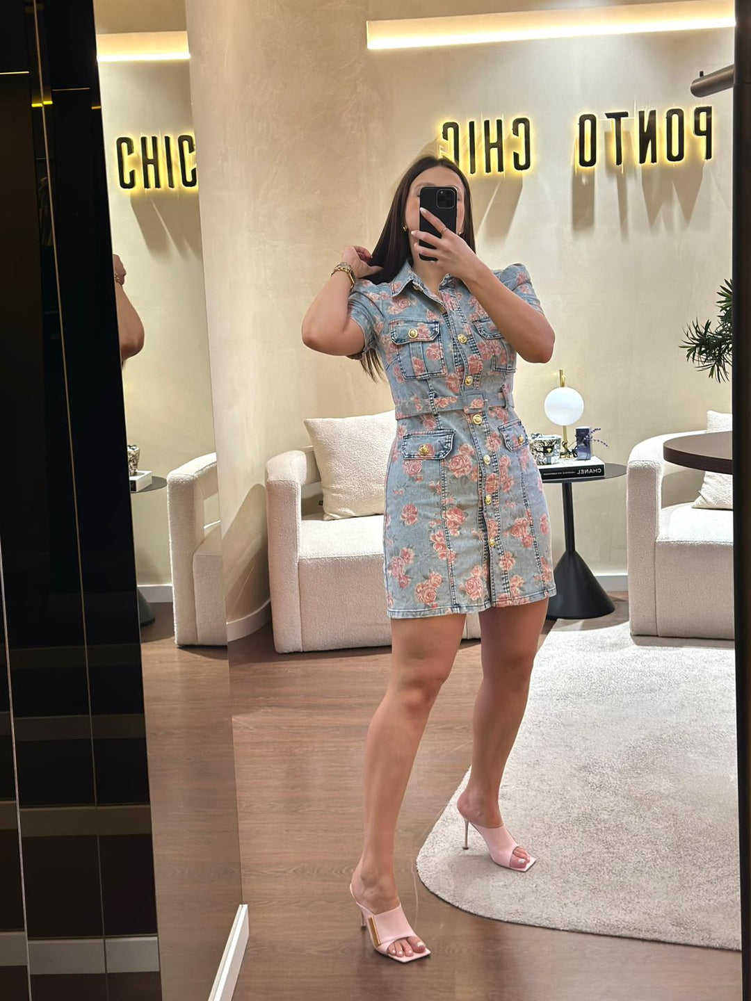 VESTIDO DE GANGA FLORAL COM CINTO PONTO CHIC