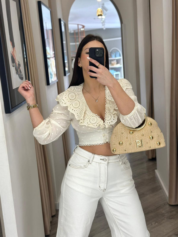 BLUSA BEGE COM RENDA E BORDADO PONTO CHIC