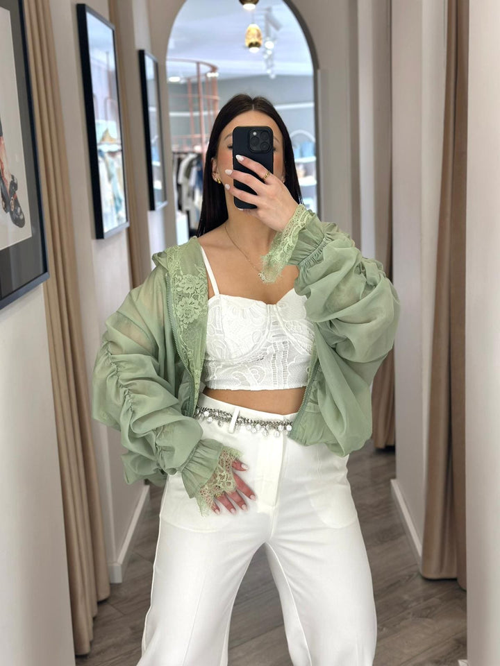 CASACO VERDE COM VOLUME E RENDA PONTO CHIC