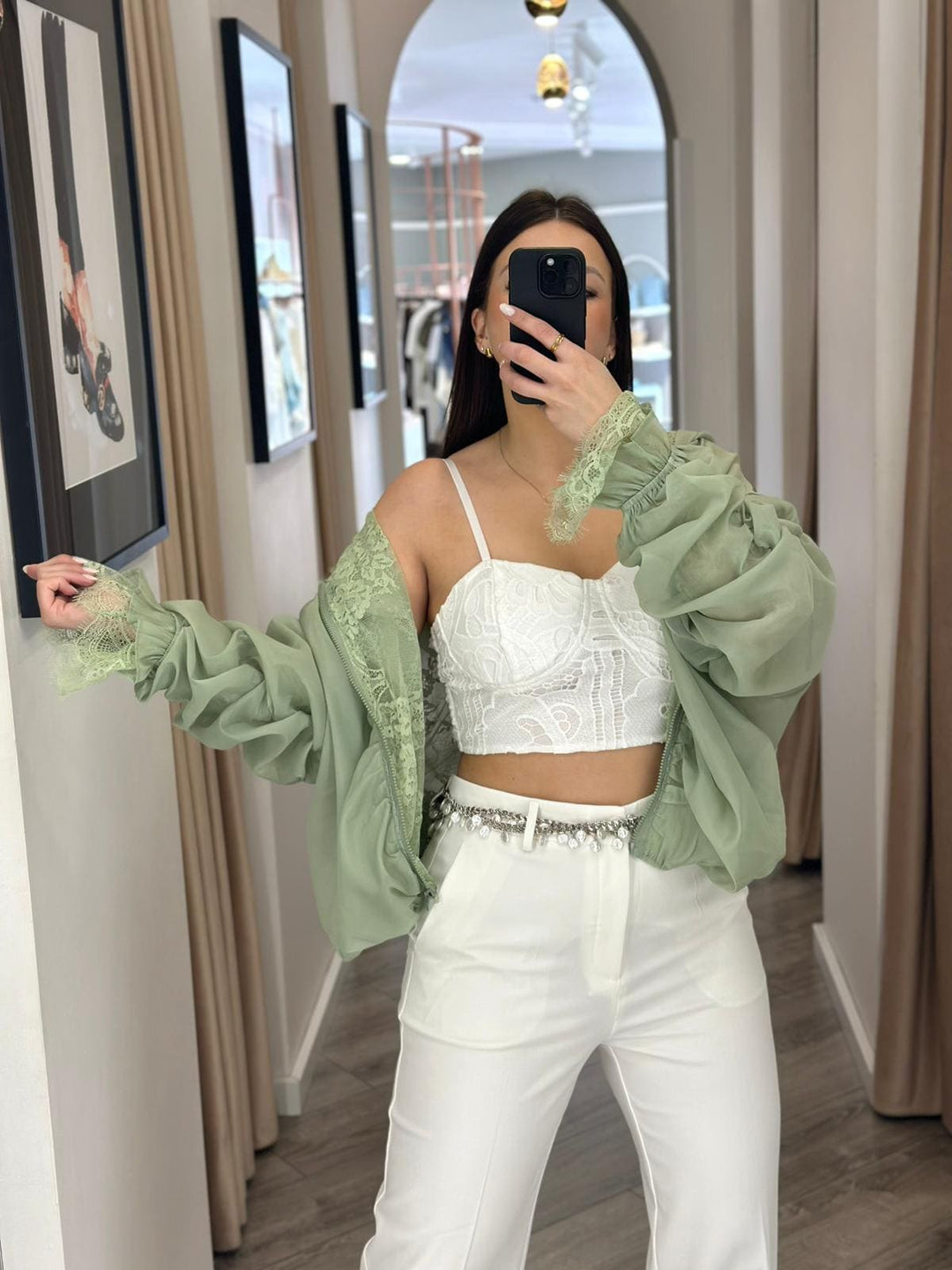 CASACO VERDE COM VOLUME E RENDA PONTO CHIC
