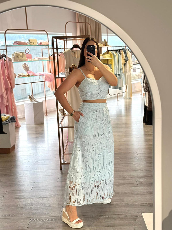 CONJUNTO AZUL EM RENDA COM TOP E SAIA PONTO CHIC