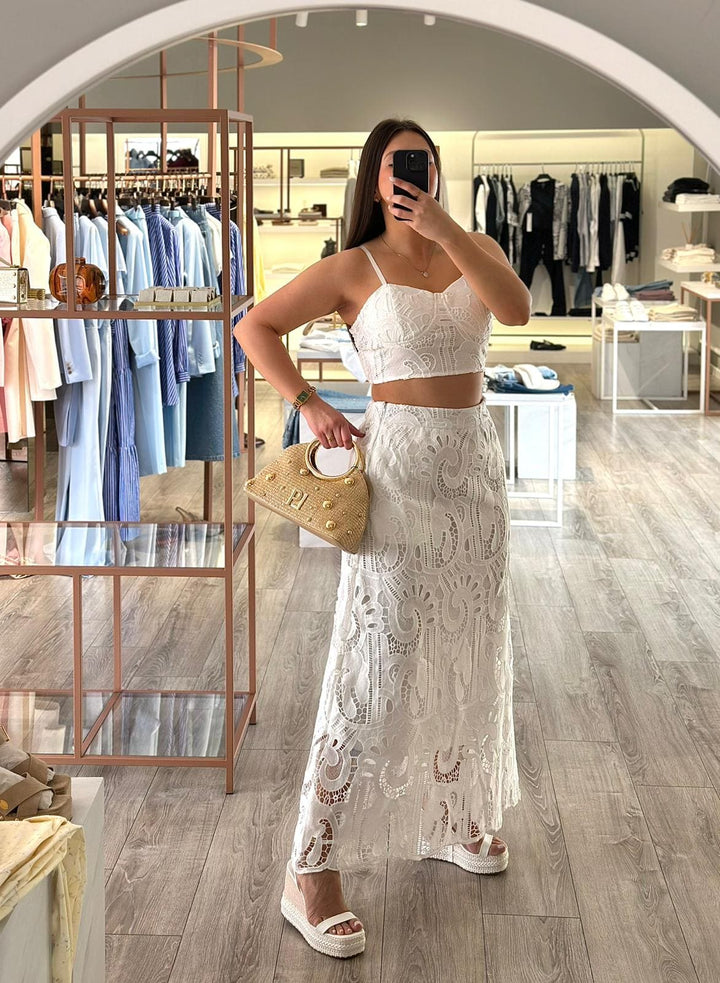 CONJUNTO BRANCO EM RENDA COM TOP E SAIA PONTO CHIC