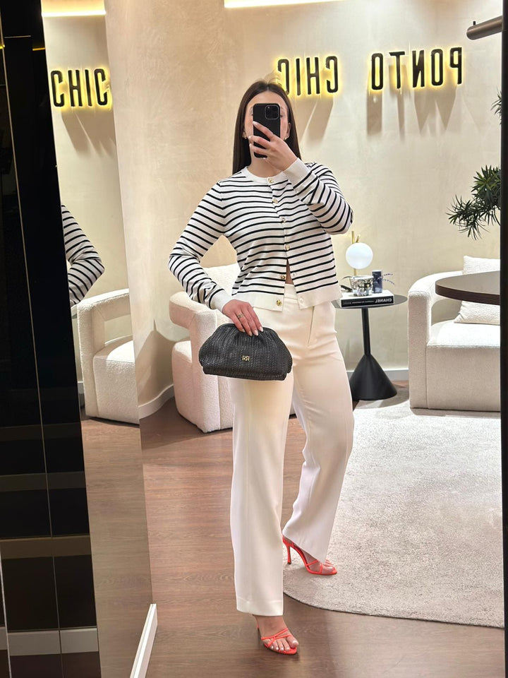 CARDIGAN BRANCO E AZUL ÀS RISCAS COM BOTÕES DOURADOS PONTO CHIC