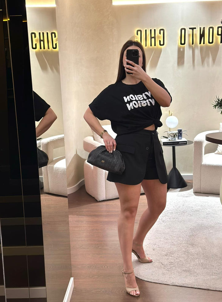 T-SHIRT PRETA VISION PONTO CHIC