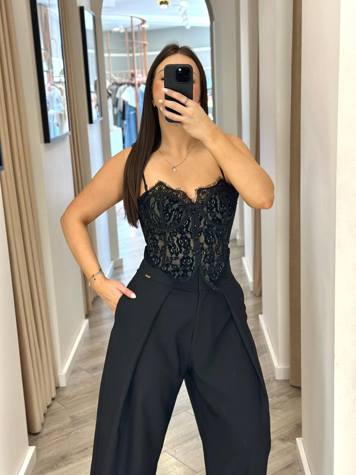 CORSET RENDA PRETO COM COPA ESTRUTURADA PONTO CHIC