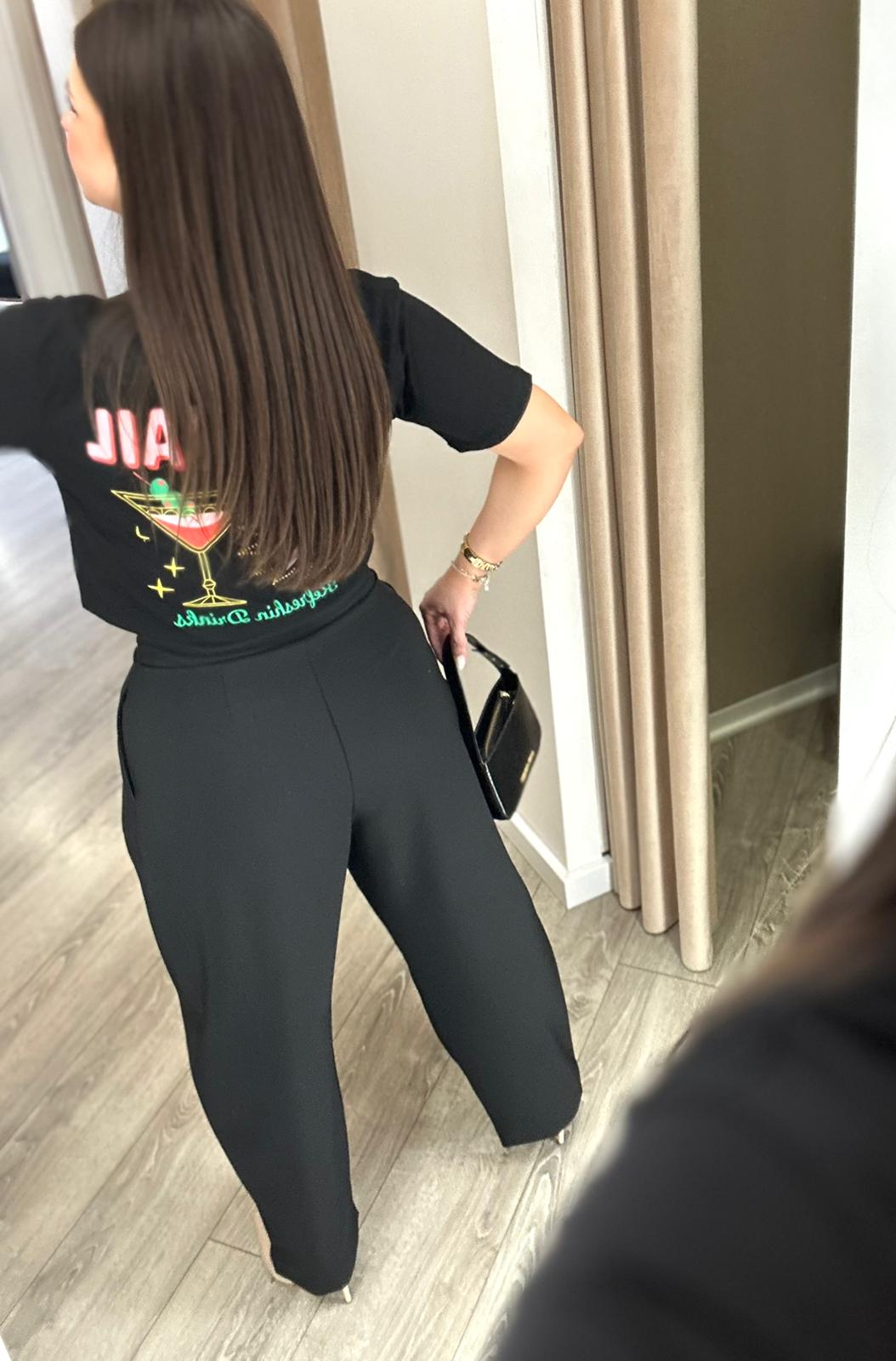 T-SHIRT PRETA COM ESTAMPADO COCKTAIL PONTO CHIC