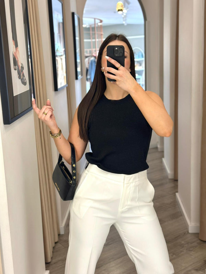 TOP PRETO BRILHO SEM MANGAS PONTO CHIC