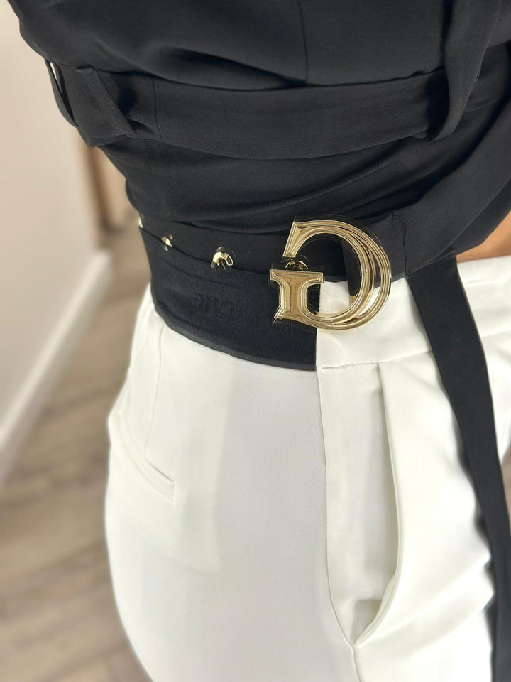 BLAZER CURTO PRETO COM CINTO GAELLE PARIS