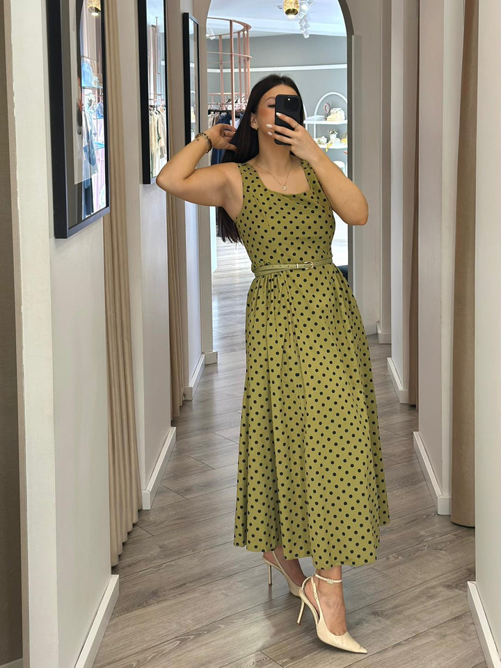 VESTIDO VERDE COM BOLAS PRETAS PONTO CHIC