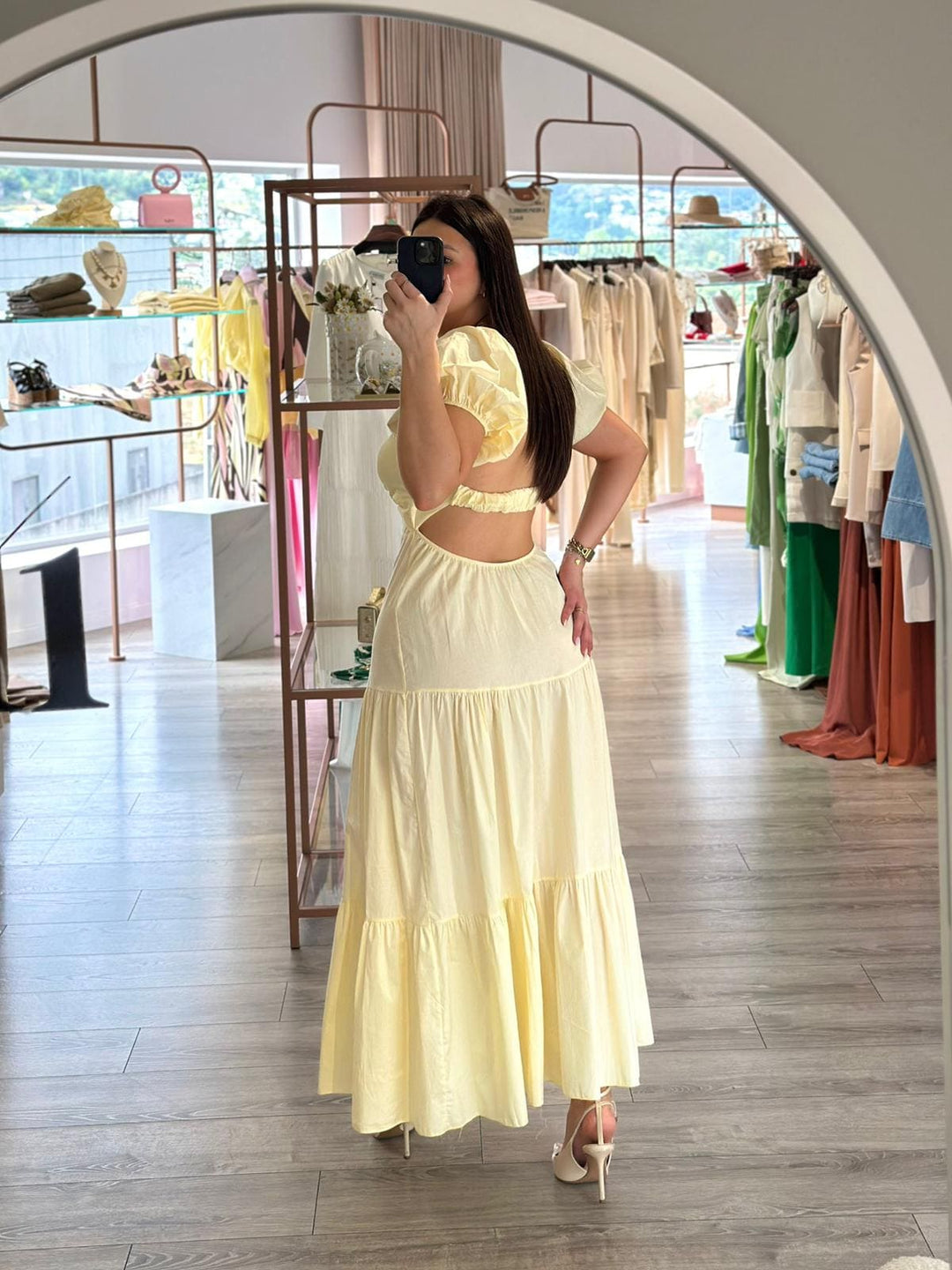 VESTIDO COMPRIDO AMARELO MANTEIGA PONTO CHIC