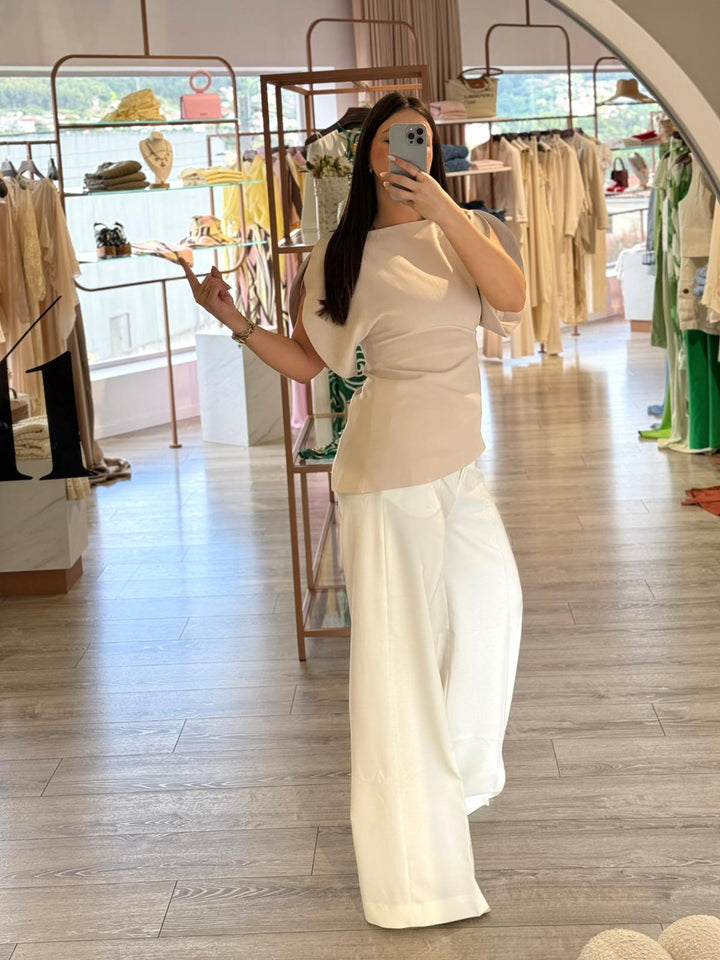 TOP ESTRUTURADO BEGE COM MANGA VOLUME PONTO CHIC