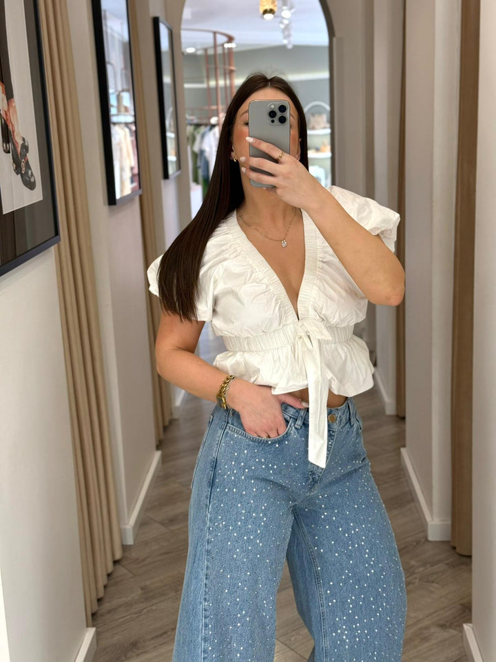 TOP BRANCO COM FOLHOS E MANGA VOLUME PONTO CHIC