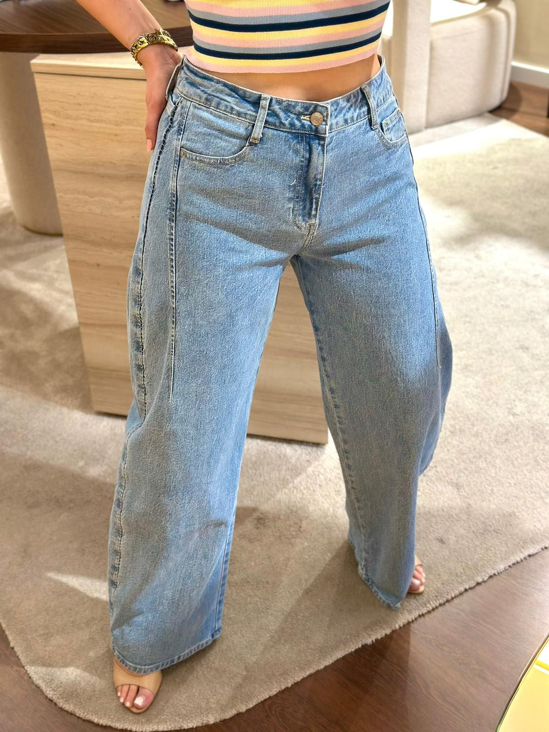 CALÇA DE GANGA WIDE LEG COM COSTURA FRONTAL PONTO CHIC