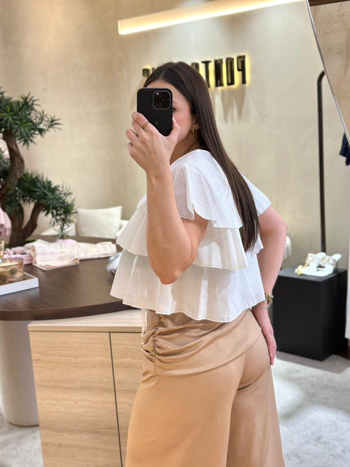 CALÇA CAMEL COM DRAPEADO E PORMENOR DOURADO SAHOCO