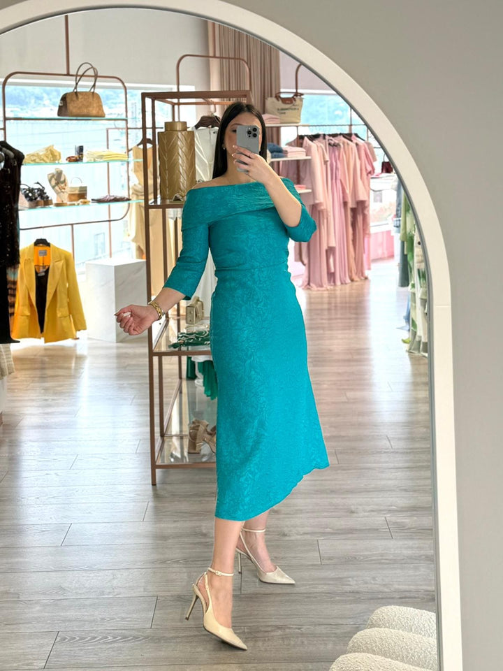 VESTIDO MIDI AZUL TURQUESA TEXTURADO CAI-CAI PONTO CHIC