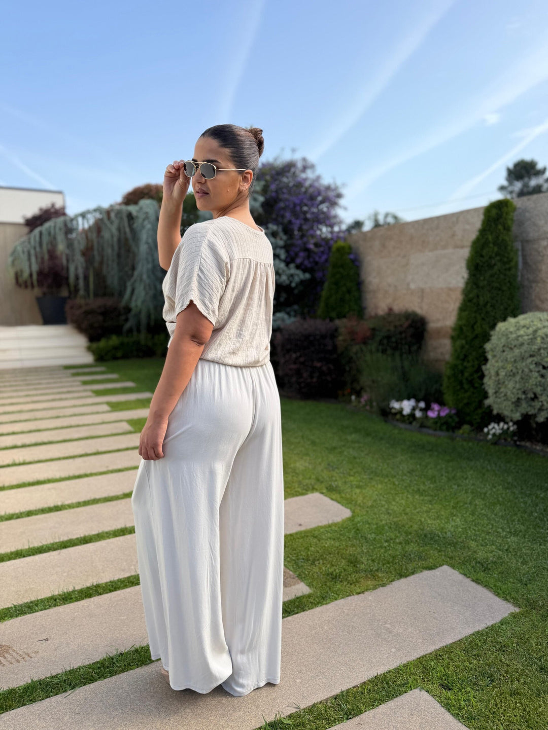 BLUSA BEGE ÀS RISCAS PONTO CHIC