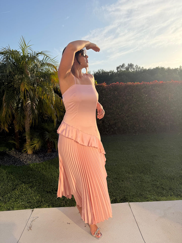 VESTIDO ROSA ACETINADO COM SAIA PLISSADA DIXIE