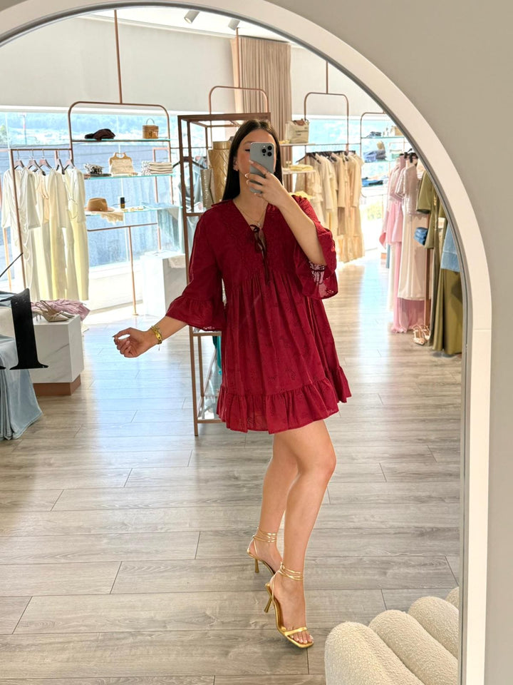 VESTIDO BORDÔ BORDADO COM GOLA EM RENDA PLEASE