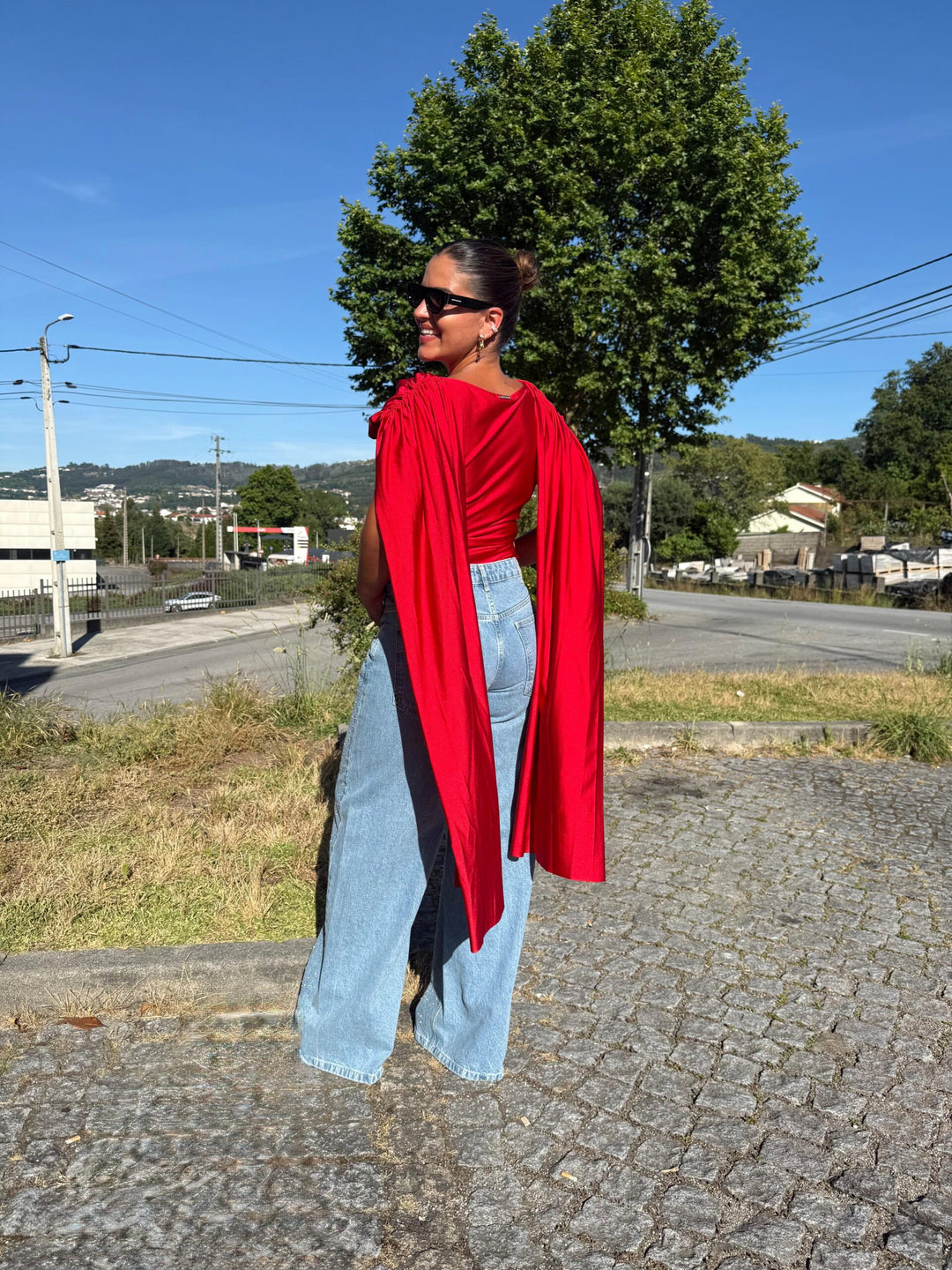 BODY DRAPEADO VERMELHO COM DECOTE AMPLO SAHOCO