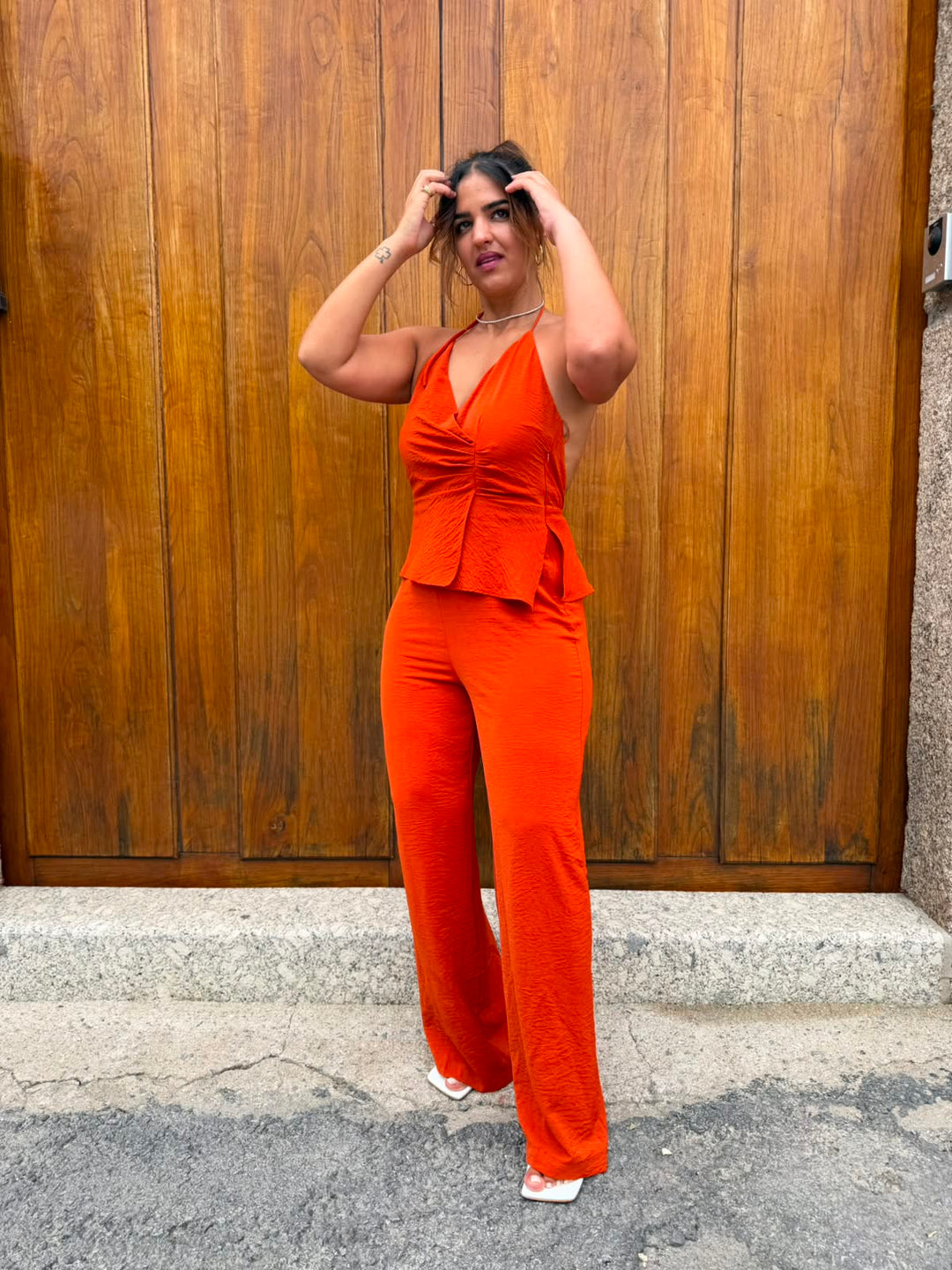 MACACÃO TERRACOTA COM DECOTE DRAPEADO PONTO CHIC