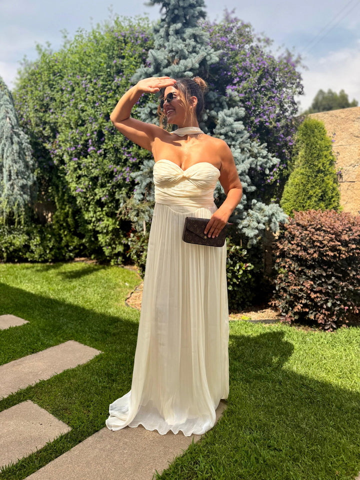 VESTIDO PLISSADO CAI-CAI COM CHOKER BEGE PONTO CHIC