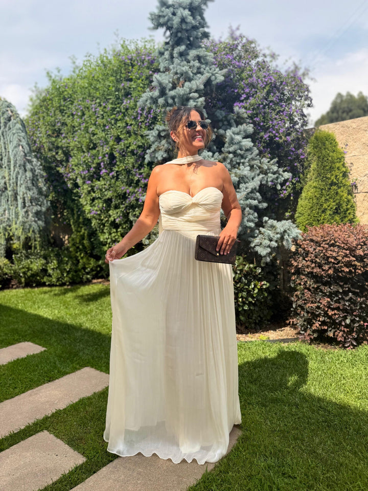 VESTIDO PLISSADO CAI-CAI COM CHOKER BEGE PONTO CHIC