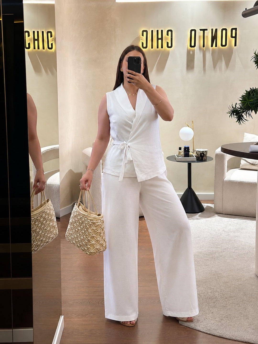 CONJUNTO DE LINHO BRANCO COM COLETE E CALÇA PONTO CHIC