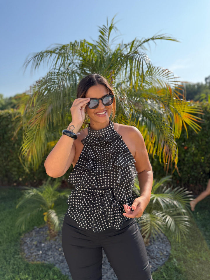 TOP PRETO E BRANCO ÀS BOLINHAS PONTO CHIC