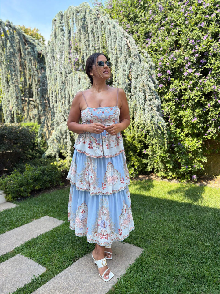 VESTIDO MIDI AZUL ESTAMPADO COM ABERTURAS LATERAIS E FOLHOS PONTO CHIC