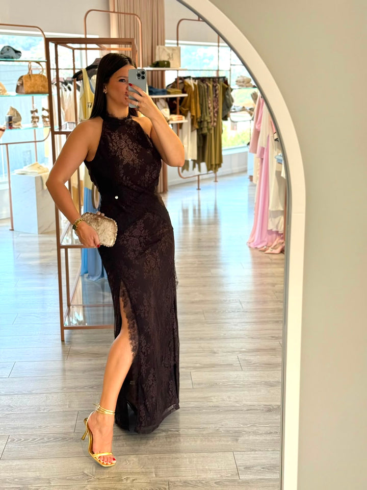 VESTIDO COMPRIDO EM RENDA CASTANHO RINASCIMENTO