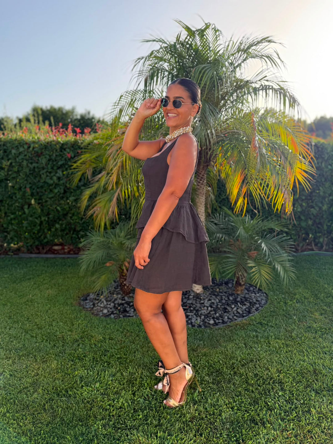 VESTIDO CURTO DE LINHO CASTANHO PONTO CHIC