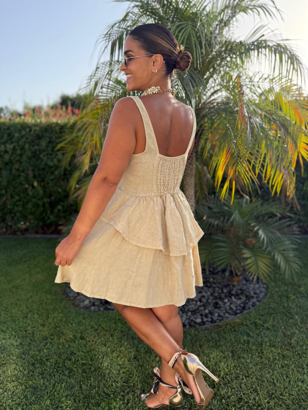 VESTIDO CURTO DE LINHO BEGE PONTO CHIC