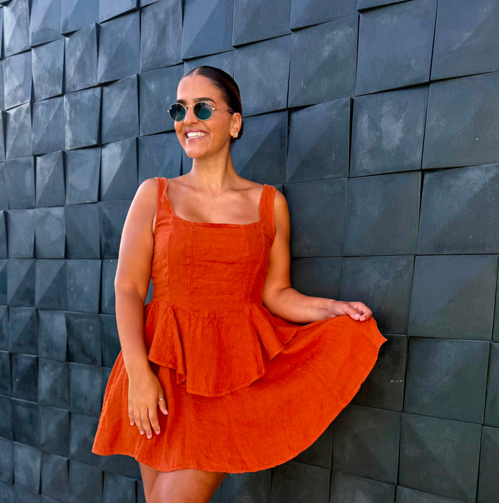 VESTIDO CURTO DE LINHO TERRACOTA PONTO CHIC