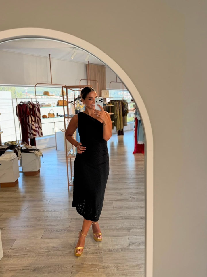 VESTIDO MIDI BORDADO PRETO PONTO CHIC