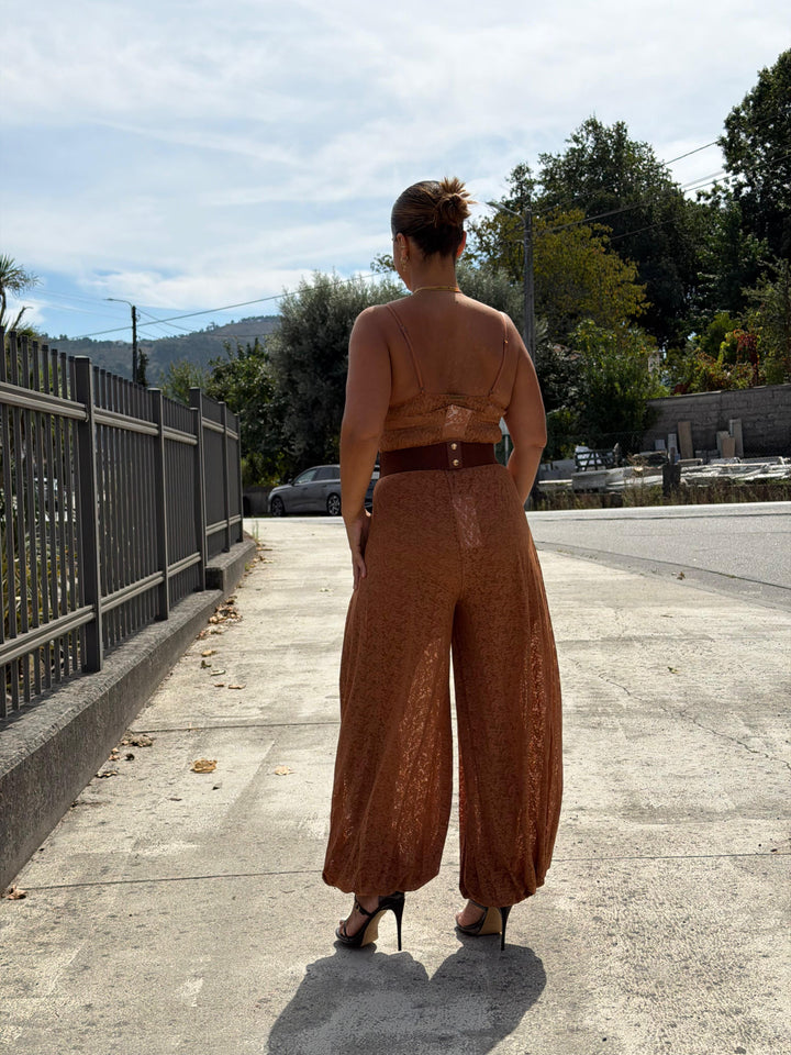 CALÇA CAMEL ALADINO EM RENDA LANÇA PERFUME