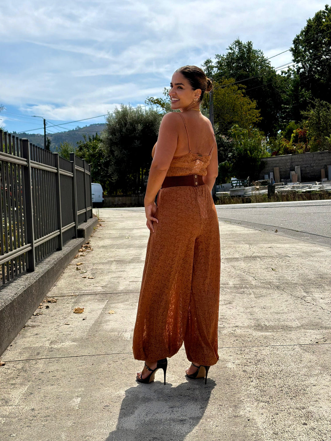 CALÇA CAMEL ALADINO EM RENDA LANÇA PERFUME