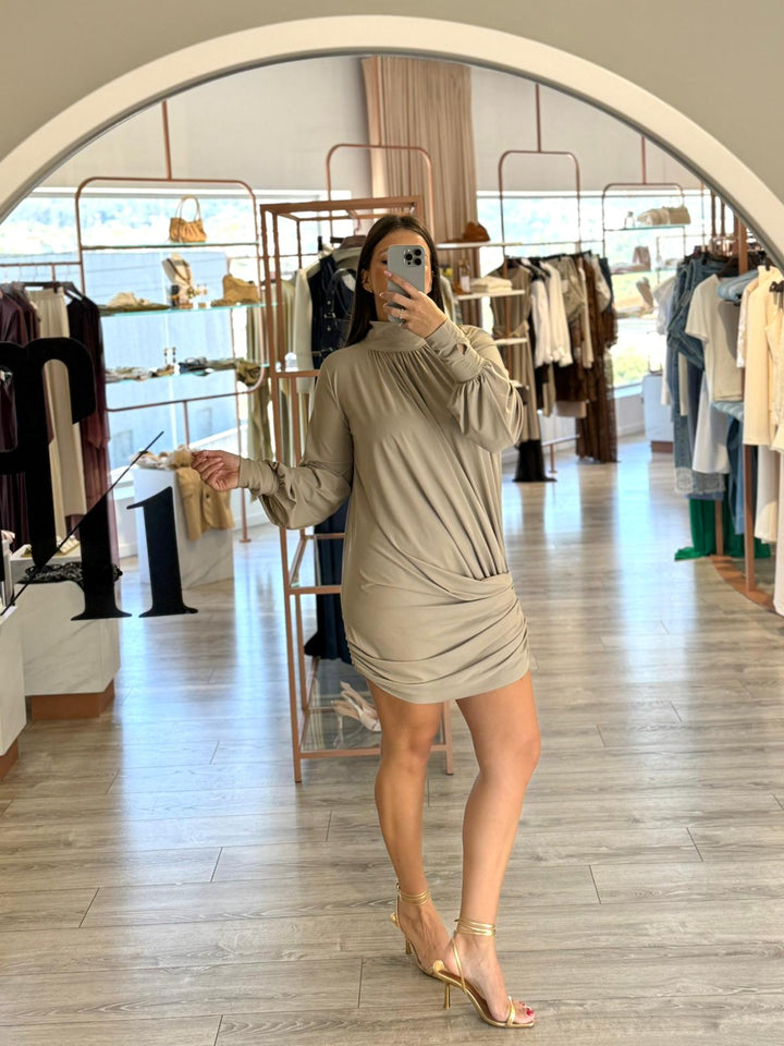 VESTIDO BEGE DRAPEADO LANÇA PERFUME